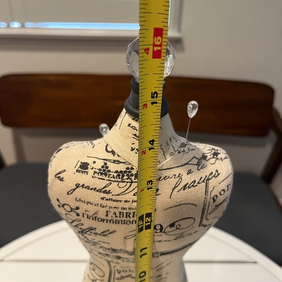 Decorative Cream Mannequin Jewelry Stand - Picture 4 of 4